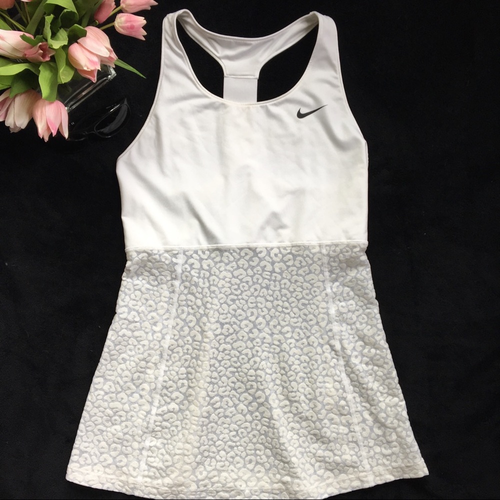 Nike racerback sport tank